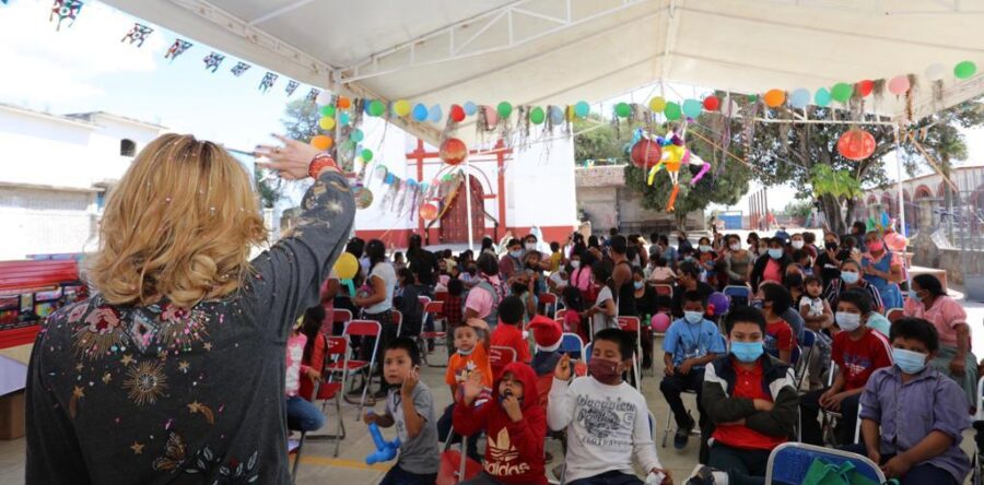 Entre sonrisas, abrazos y en familia, el Sistema DIF Oaxaca celebra la unión y prosperidad en estas fechas decembrinas para las y los oaxaqueños