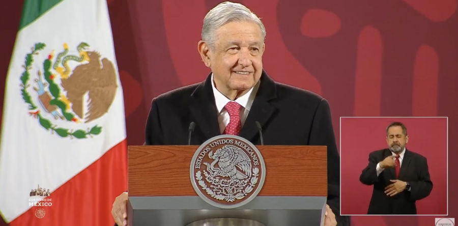 AMLO refrenda confianza a Santiago Nieto tras pesquisa de FGR