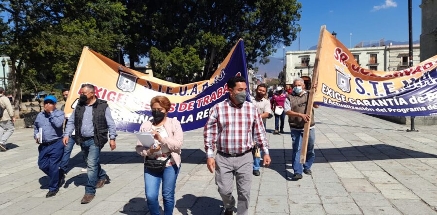 STEUABJO protestó en el Palacio de Gobierno