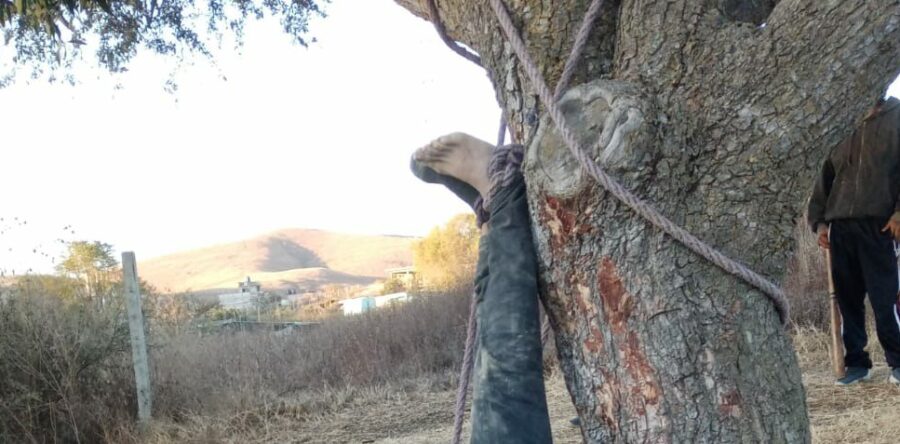 Detienen a presunto ladrón, y lo golpean