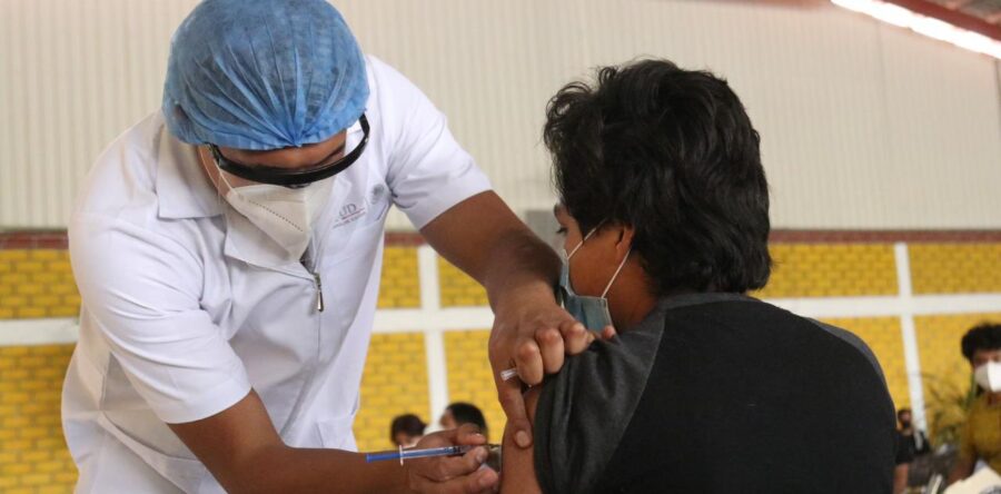 Arrancó la vacunación anti Covid en el Estado