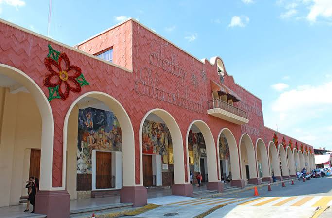 Acusan a la ex presidenta municipal de Huajuapan de León de otorgar nombramientos de base