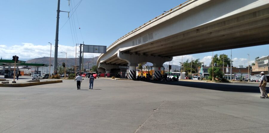 STEUABJO con bloqueos piden atención a sus demandas