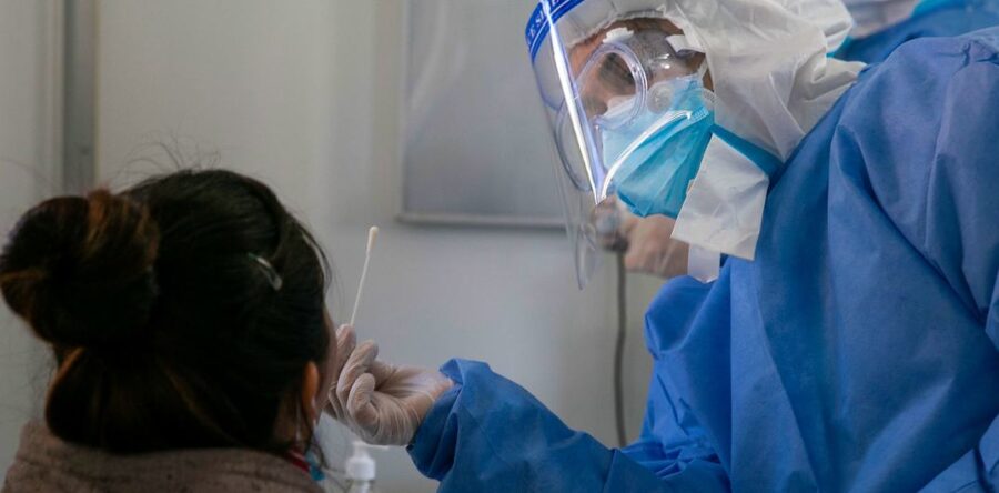 La cuarta ola de Covid-19 ya rebasa, y por mucho, el pico de la tercera ola