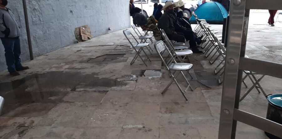 Continúa Antorcha Campesina en plantón en Ciudad Administrativa