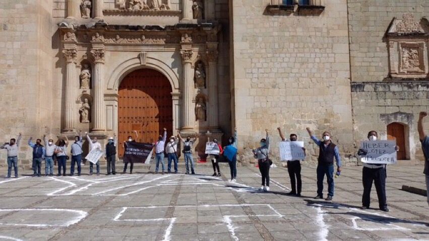 Protestan periodistas en Oaxaca, exigen condiciones para ejercer su profesión