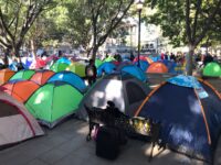 Continúa el plantón de normalistas en el Zócalo de la ciudad de Oaxaca