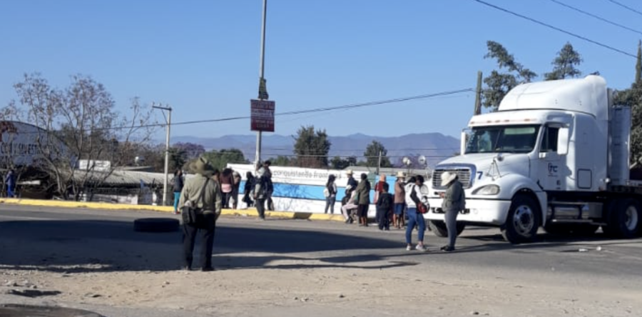 Continúa el cierre del crucero de la Y en la Villa de Zaachila