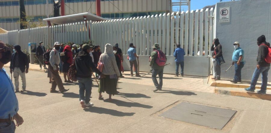 ¡Destituyan al dirigente de burócratas; no les defiende!: Alfredo Martínez de Aguilar