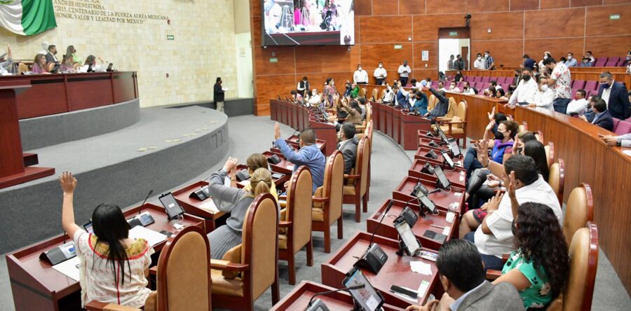 Presenta diputada iniciativa para fortalecer a municipios en protección a mujeres