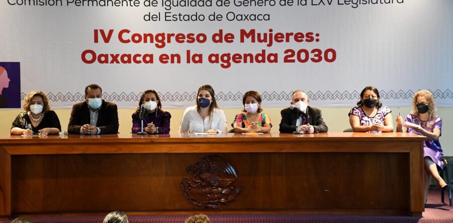 Conversan en Congreso para definir agenda legislativa con perspectiva de género