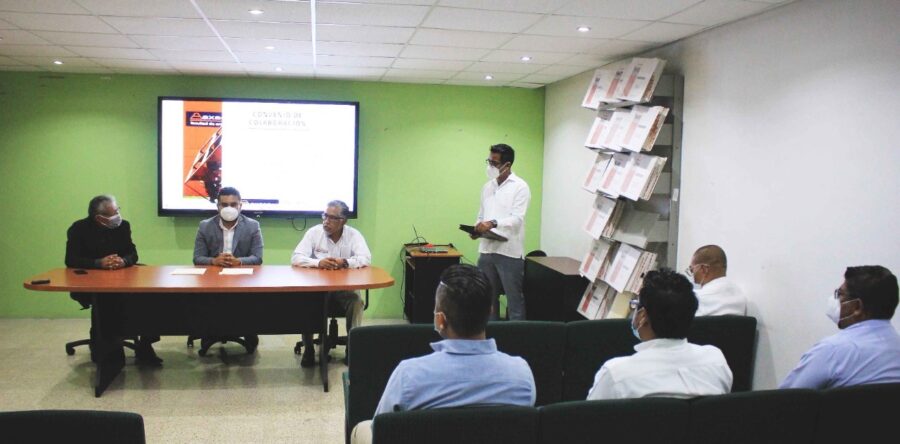 Sinfra y la Facultad de Arquitectura de la UABJO firman convenio de colaboración