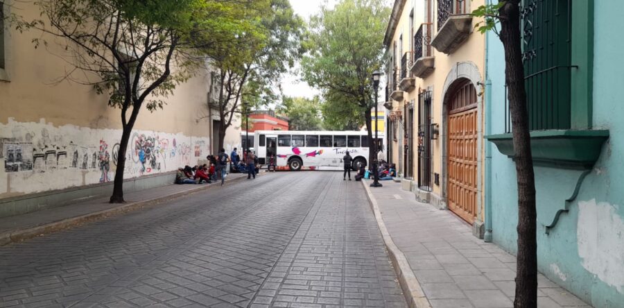 Normalistas nuevamente realizan bloqueos en la ciudad de Oaxaca