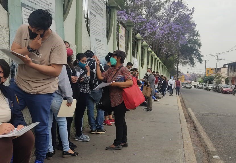 Instalan punto abierto de vacunación contra Covid en la Zona Militar