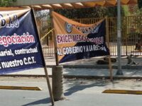 Una fracción del STEUABJO realiza paro de labores en la Máxima Casa de Estudios