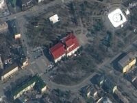 Ucrania reporta 300 muertos en bombardeo ruso a teatro en Mariúpol