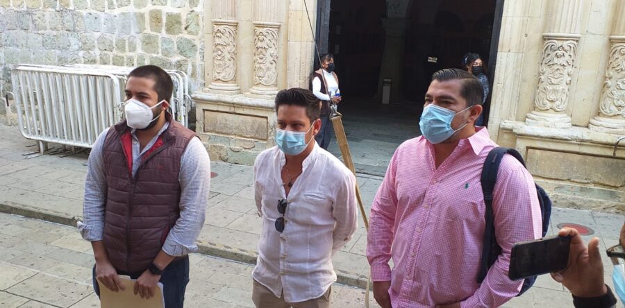 Empresarios oaxaqueños protestaron en el Ayuntamiento de Oaxaca de Juárez