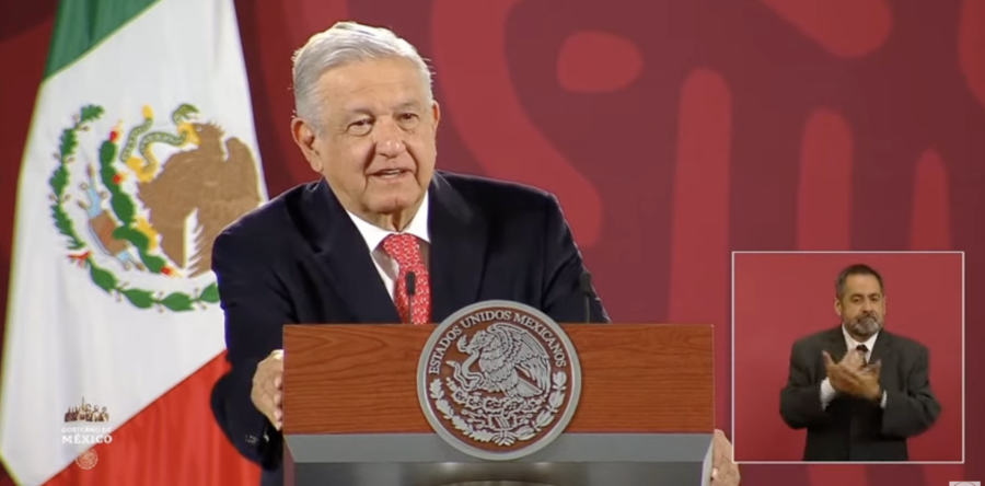 AMLO llama al PRI a mantener iniciativa de reforma eléctrica que presentó y luego bajó