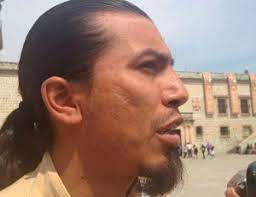 ¡Amarren a sus perros antes que el pueblo les rompa el hocico!: Alfredo Martinez de Aguilar