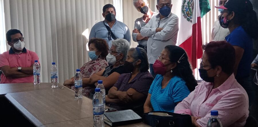 Se reúne titular de SAPAO con comité de vecinos de la colonia José Vasconcelos
