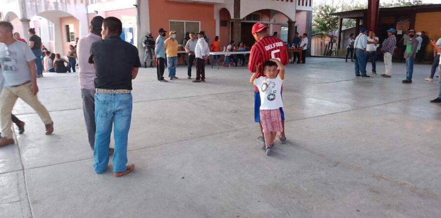 Retienen a Servidores de la Nación en Santa María Chimalapa