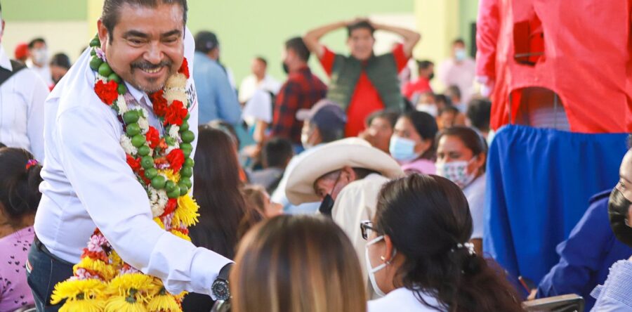 Las mujeres trabajadoras de Matatlán y Tlacolula serán beneficiadas por el seguro de desempleo: Alejandro Avilés Álvarez