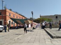 Integrantes del COOA continúan con su plantón sobre el andador turístico