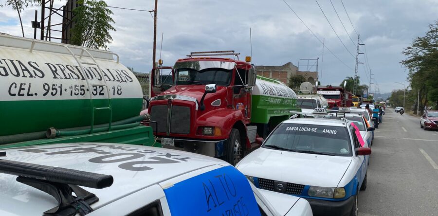 Transportistas del CIT protestan en Santa Cruz Amilpas