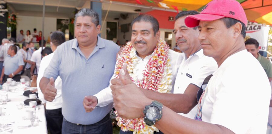 “Contigo tendremos un gobernador del pueblo, tendremos un gobernador que nos entiende”, expresan a Alejandro Avilés habitantes del Istmo