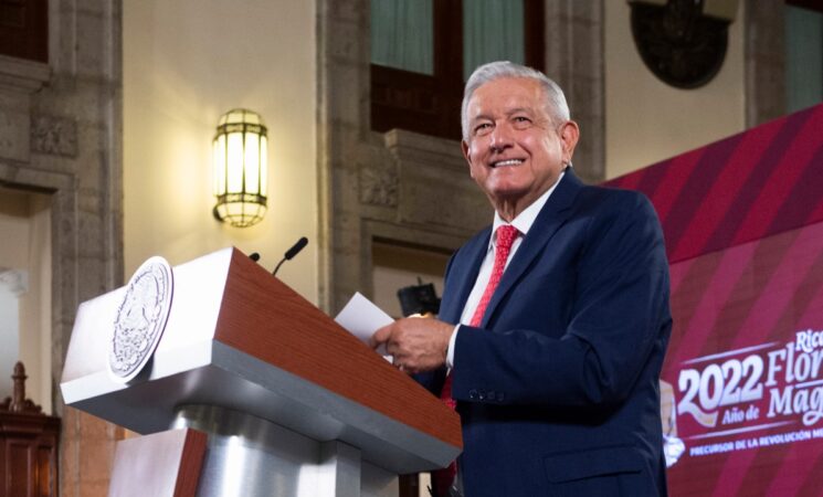 Expertos ven retrocesos en reforma electoral de AMLO; alertan control de autoridades