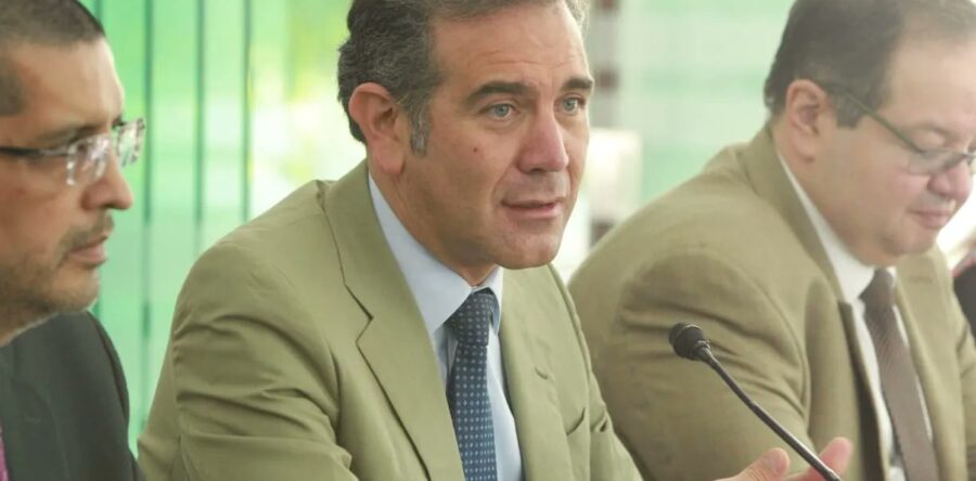 Córdova Vianello reventó al INE y lo convirtió en partido político: Carlos Ramírez