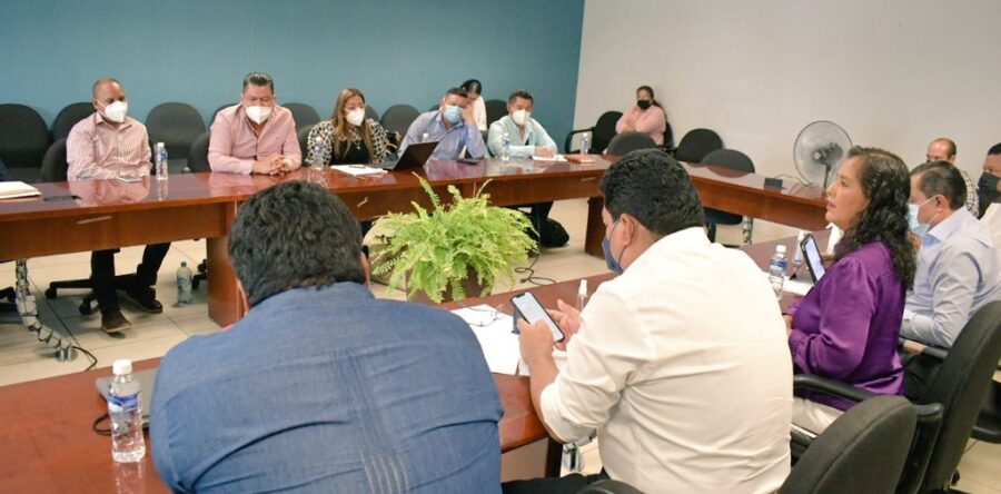 Entregan recursos económicos para poder liberar a maestros del Conalep