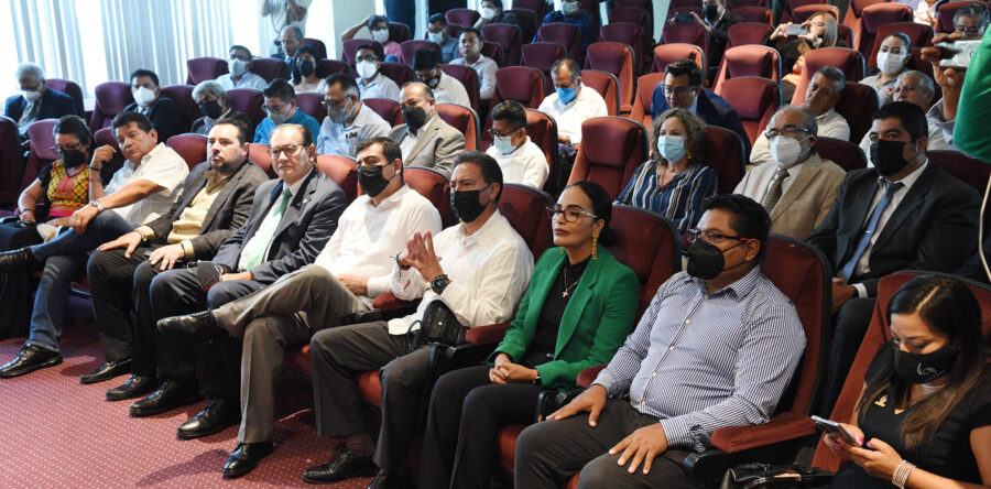 Atestiguan en Congreso de Oaxaca cambio de directiva de colegio de profesionales del desarrollo urbano