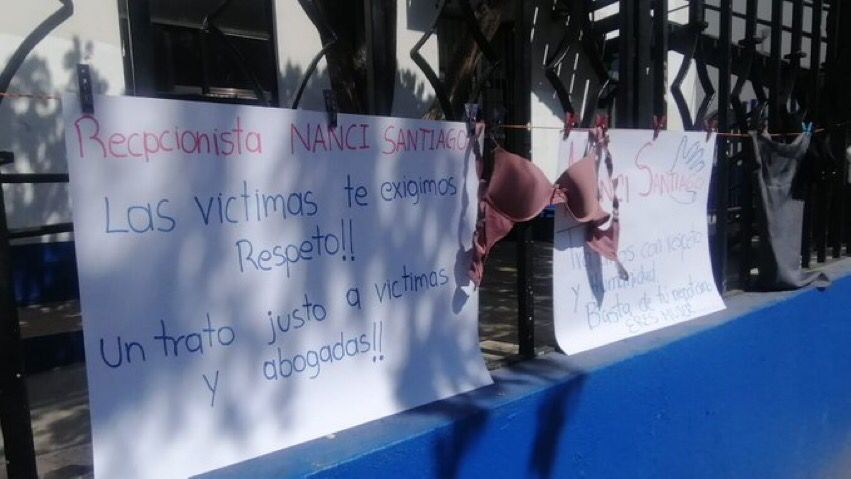 Abogadas penalistas protestan contra la Fiscalía Especializada para la Atención de Delitos de la Mujer por Razón de Género