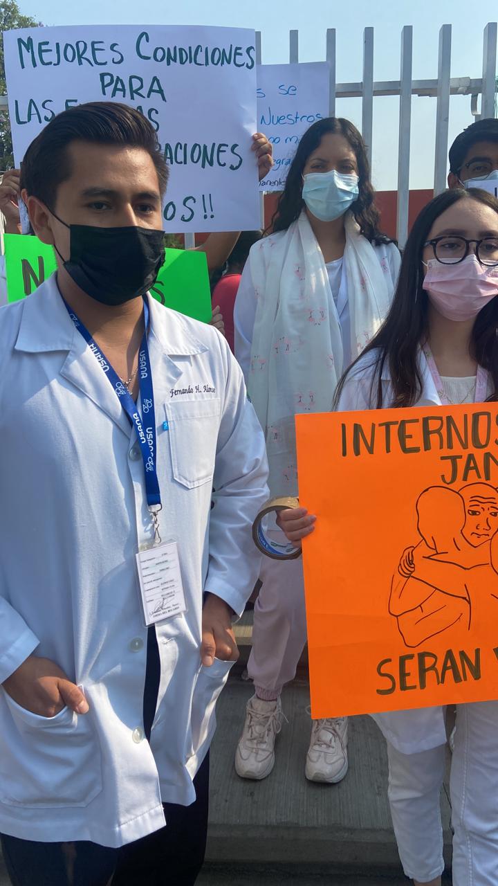 Protestan médicos internos de pregrado en el Hospital Civil