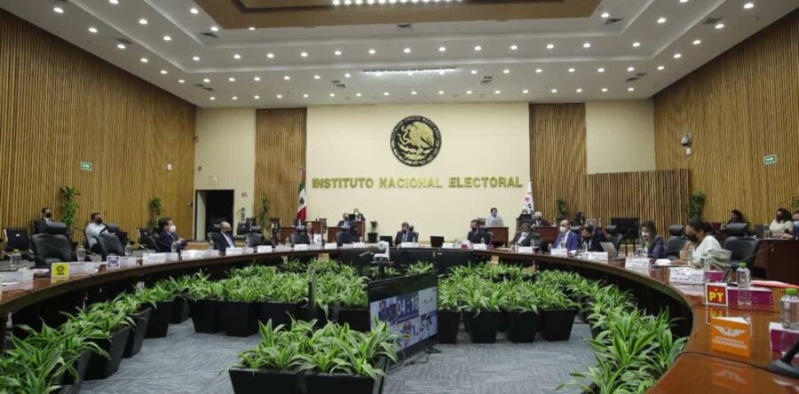 INE nunca ha sido autónomo; pacto PRI-PAN en 2014 impuso a Córdova: Carlos Ramírez