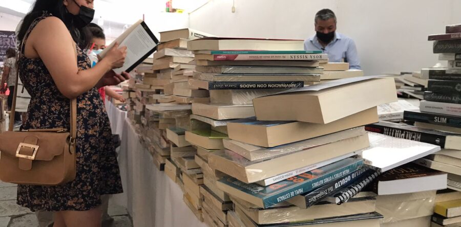 10° Feria del Libro Infantil y Juvenil se lleva a cabo en la Alameda de León