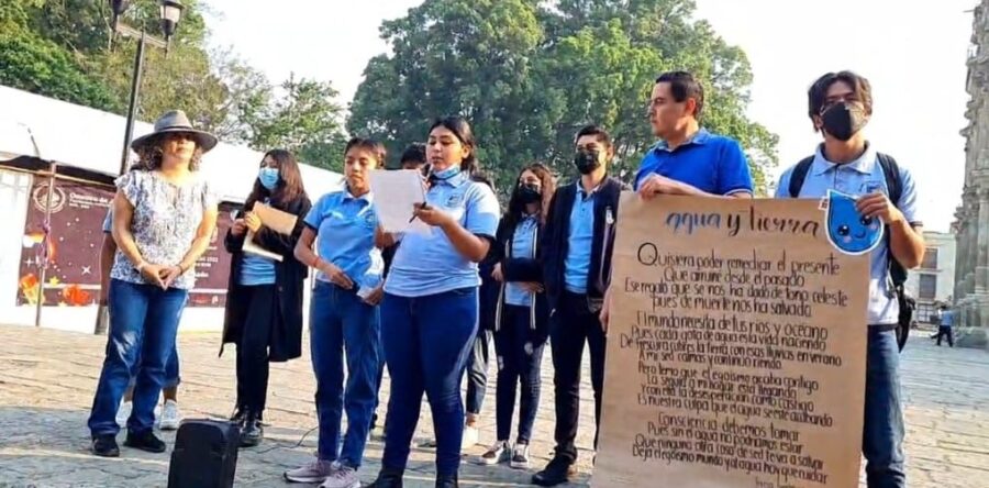Jóvenes de la Prepa 7 de la UABJO hacen un llamado para cuidar el agua y recursos naturales