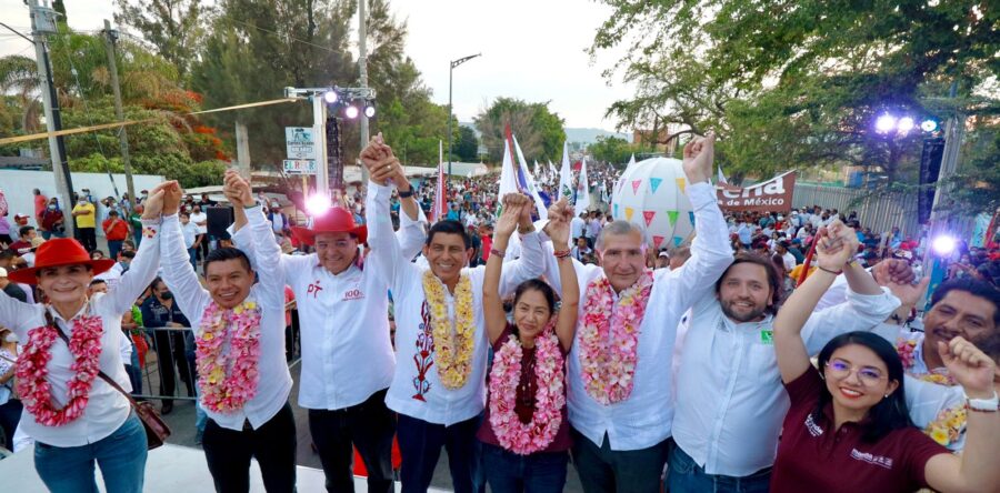 En compañía de Adán Augusto López, respaldan oaxaqueños a Salomón, un “hijo de Oaxaca” para gobernador