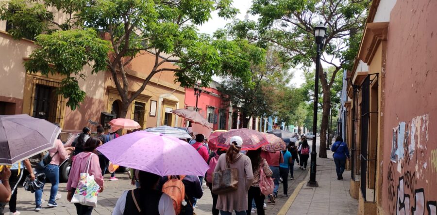 Protestan docentes de la S-22 para exigir la asignación de claves directivas