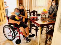 Sin distinción, Bety Santos tiende la mano a quienes más lo necesitan en Santa Lucía del Camino