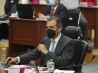 El INE contribuye al caos electoral; Córdova deja la víbora chillando: Carlos Ramírez