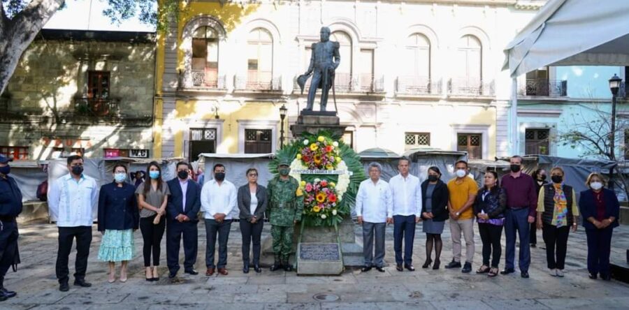 Ayuntamiento capitalino rindió homenaje a Antonio de León