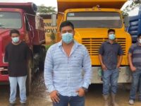 Unión de Camioneros de Mogoñé exigen los pagos que les adeudan por los trabajos realizados