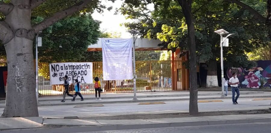 Docentes y alumnos de Contaduría continúan con la toma de CU