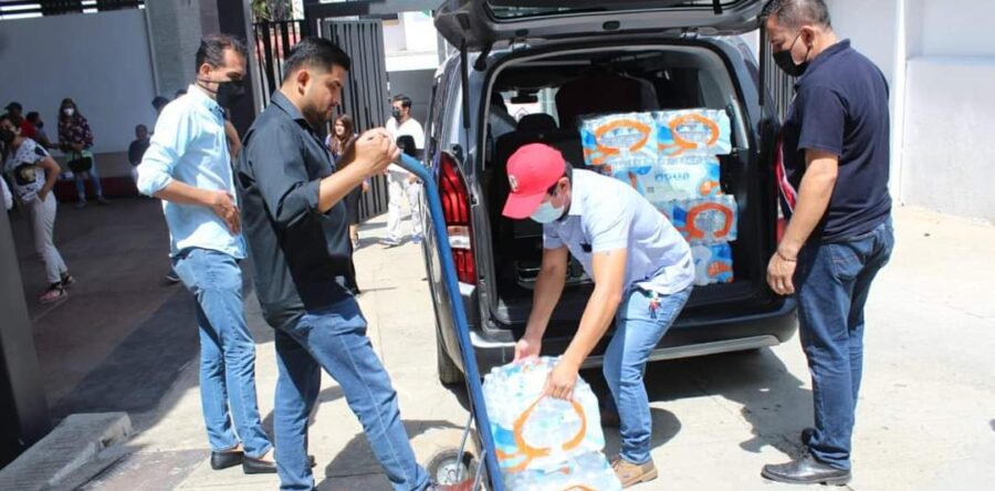 Instaló el PRI un centro de acopio para ayudar a los damnificados por Agatha