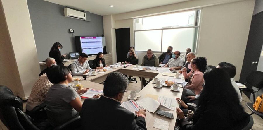 Encabeza IEEPCO mesa de seguridad por elecciones en Sistemas Normativos Indígenas