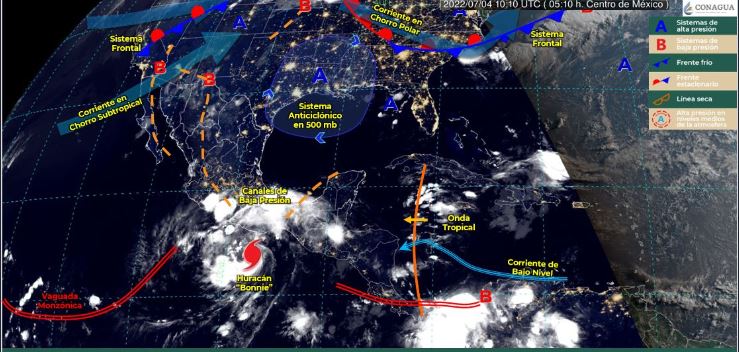 Se desplaza huracán “Bonnie” paralelo a las costas de Oaxaca