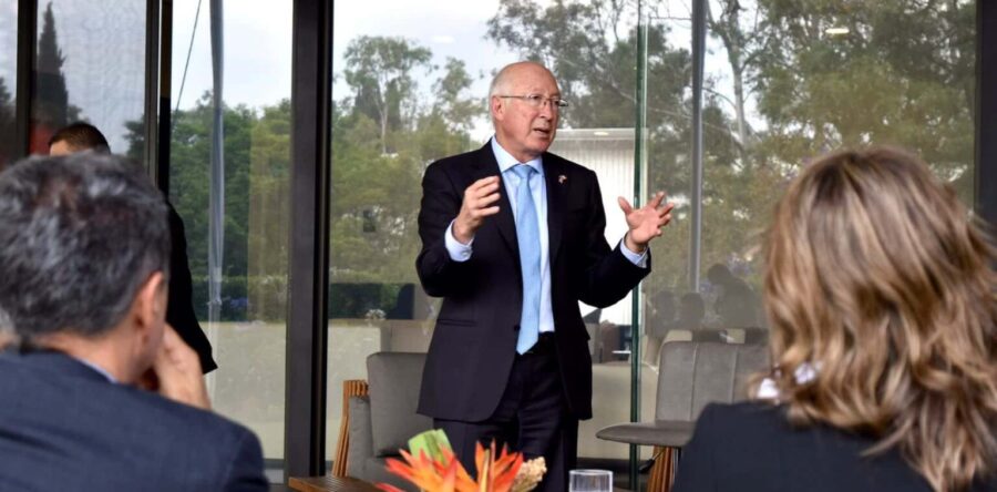 Ken Salazar ya es chairo; AMLO tiene la iniciativa política ante Biden: Carlos Ramírez