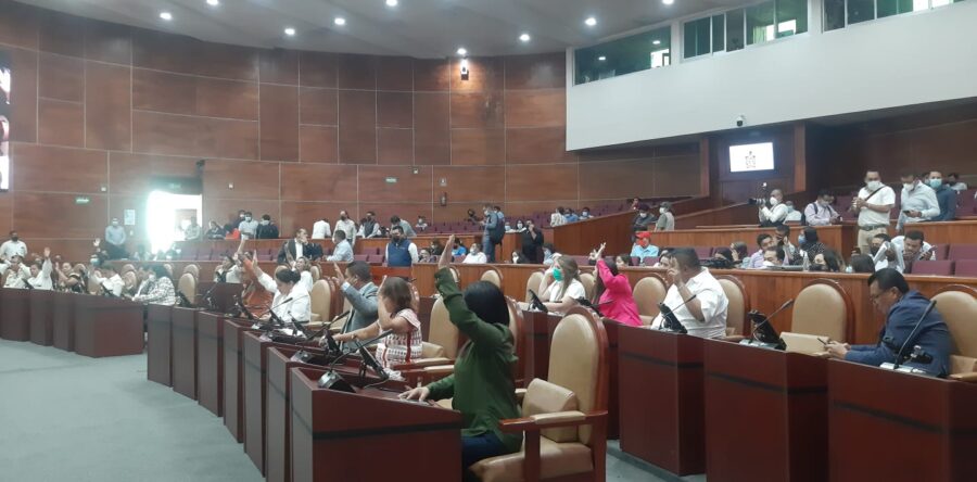 Diputados insisten en la creación del grupo parlamentario de la 4T